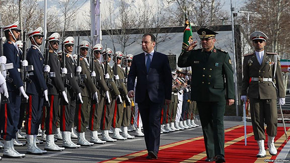 Armenian Defense Minister Vigen Sargsian (left) greeted by Iranian counterpart Hossein Dehqan in Tehran, Iran (Photo: mil.am)