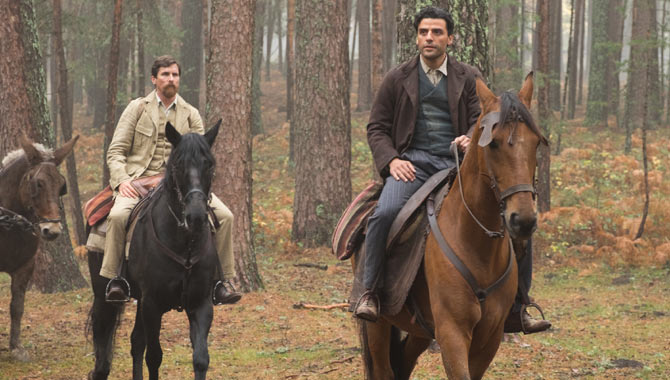 Still from the movie "The Promise" with Oscar Isaac (right) and Christian Bale