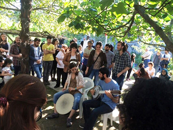 A scene from the live-in demonstration at Camp Armen (Photo: Nor Zartonk)
