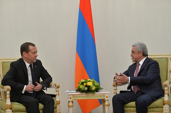 Medvedev with Armenain President Serzh Sarkisian (Photo: Office of the President of Armenia)