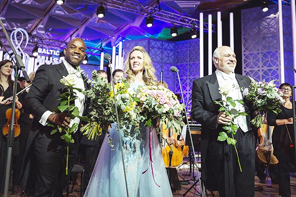 With superstar tenor Lawrence Brownlee, Sarah Coburn, soprano and CO in July 2017 in Jurmala, Latvia