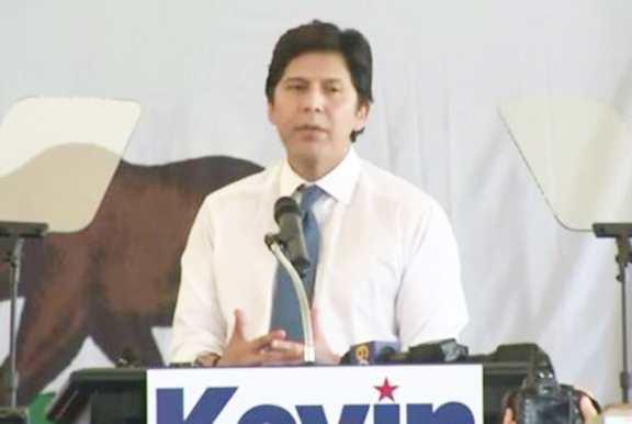Kevin de Leon during his campaign kick-off rally on Wednesday