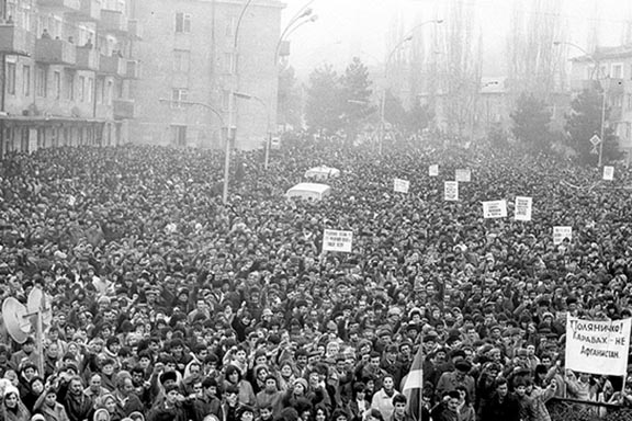 Hundreds of thousands of Armenians took to the streets of Stepanakert in 1988 calling for reunification with Armenia