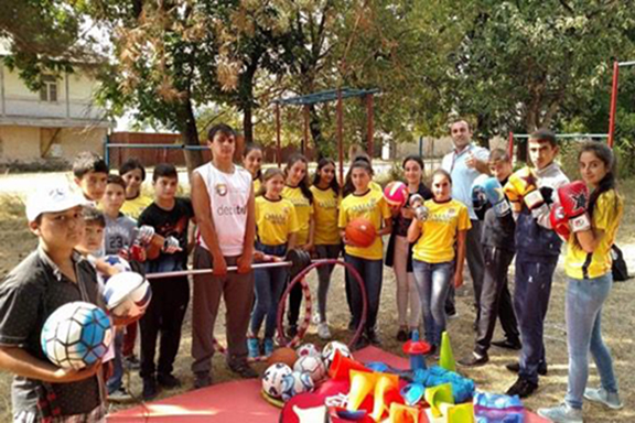 Girls' team formed as a result of Medovka Project