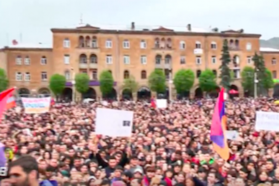 Thousands gathered in Vanadzor on Saturday for a rally led by opposition leader Nikol Pashinyan (Azatutyun.am screenshot)