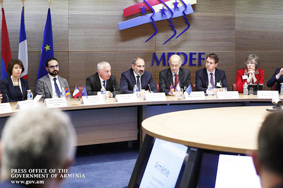 Prime Minister Nikol Pashinyan at the MEDEF meeting in Paris on Sept. 14