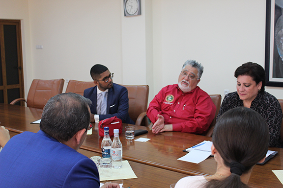 CA State Senator Anthony Portantino addressing Minister Artsvik Minasyan.