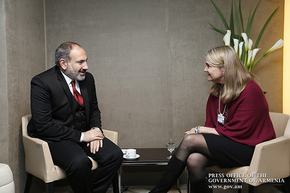 Pashinyan also met with eBay Vice-President Cathy Foster