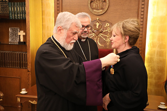 Catholicos Aram I bestows "knight of Cilicia" medal to Metti Doumanian