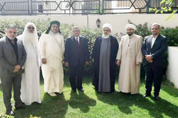 Armenia's Ambassador to Iraq, Hrachya Poladyan, with leaders of Iraq's Muslim community