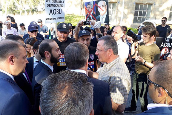 A Cypriot-Armenian community member discusses the Melkonian issue with parliament speaker Ararat Mirzoyan