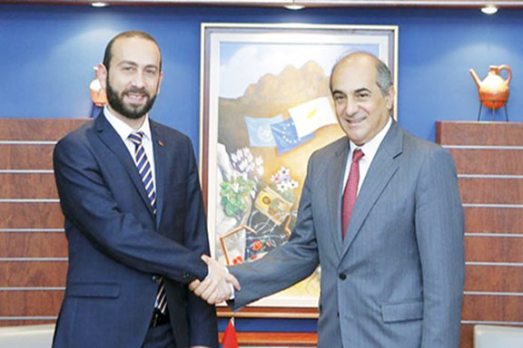 Armenia's Parliament Speaker Ararat Mirzoyan (left) with Cyprus’ House of Representatives President Demetris Syllouris in Nicosia on July 4
