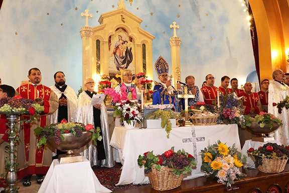 Prelate Mardirossian conducted the blessing of grapes and madagh at St. Mary’s Church on Sunday, August 18