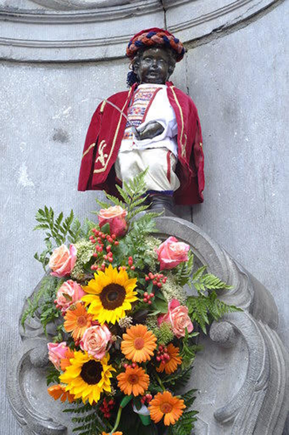 Mannekin, the symbol of Brussels, wearing an Armenian costume