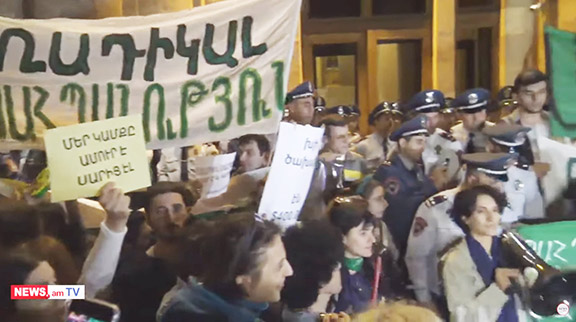 Protesters demand Amulsar closure