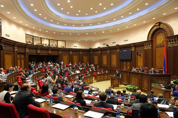 Armenia's parliament raises minimum wage