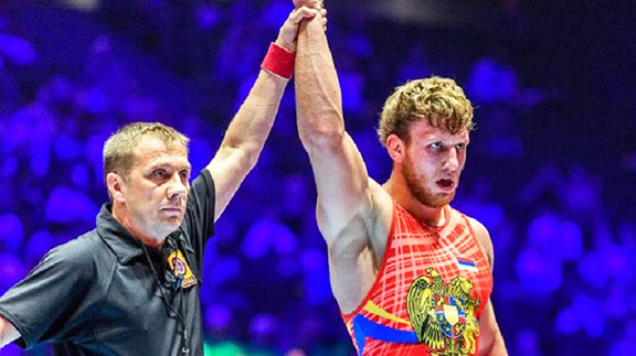 Artur Aleksanyan (right)