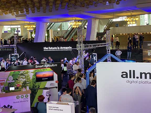 Armenia's IT potential at display at the HIVE Summit