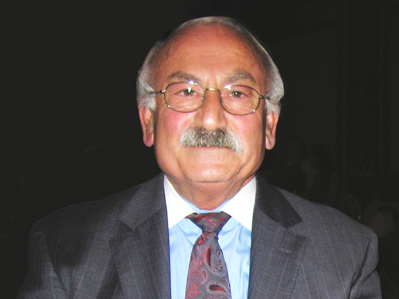 The late ANCA leader Khajag Sarkissian pictured in 2006 after receiving the prestigious Vahan Cardashian Award from the ANCA Western Region.