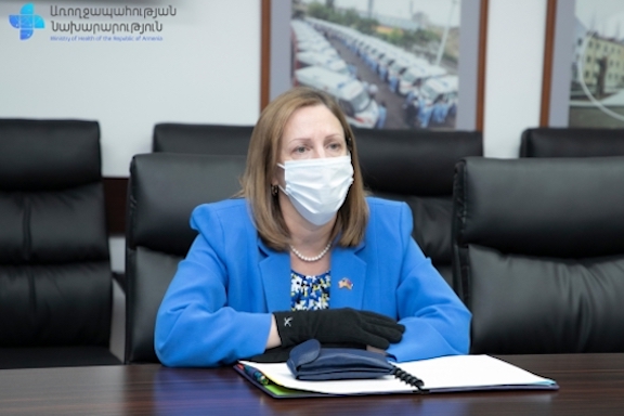 U.S. Ambassador Lynne Tracy during her meeting with Armenia's Health Minister Arsen Torosyan