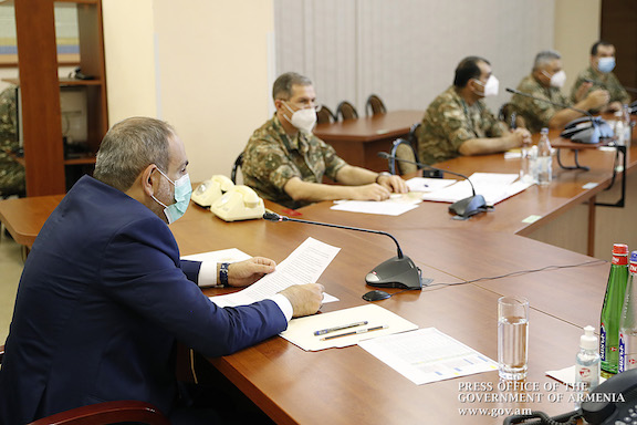 Prime Minister Nikol Pashinyan on July 18 met with Armenia's top military brass