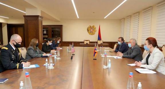 Armenia's Defense Minister Vagharshak Harutyunyan (right) in a meeting with U.S. Ambassador to Armenia Lynne Tracy on Nov. 30